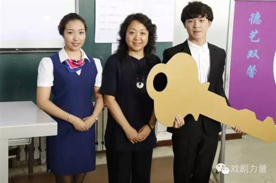 BDAAF342F7CDA2B373BB2C83511904DA